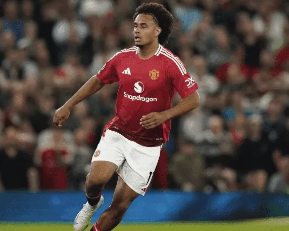 Dutch Duo Shine in Manchester United Debut Against Fulham